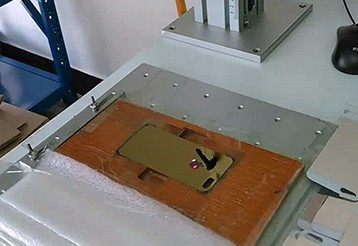 光纖蘋果后蓋打標